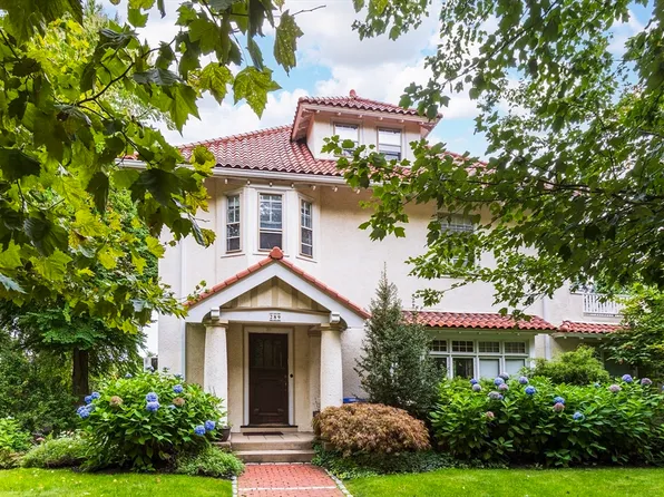 289 Clinton Rd, Brookline, MA 02445