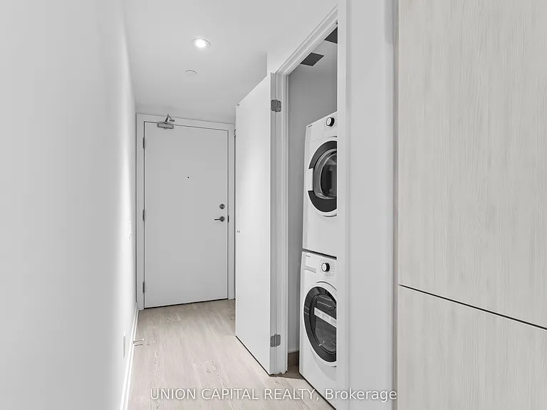 8 Wellesley St W #1007 — Photo 20