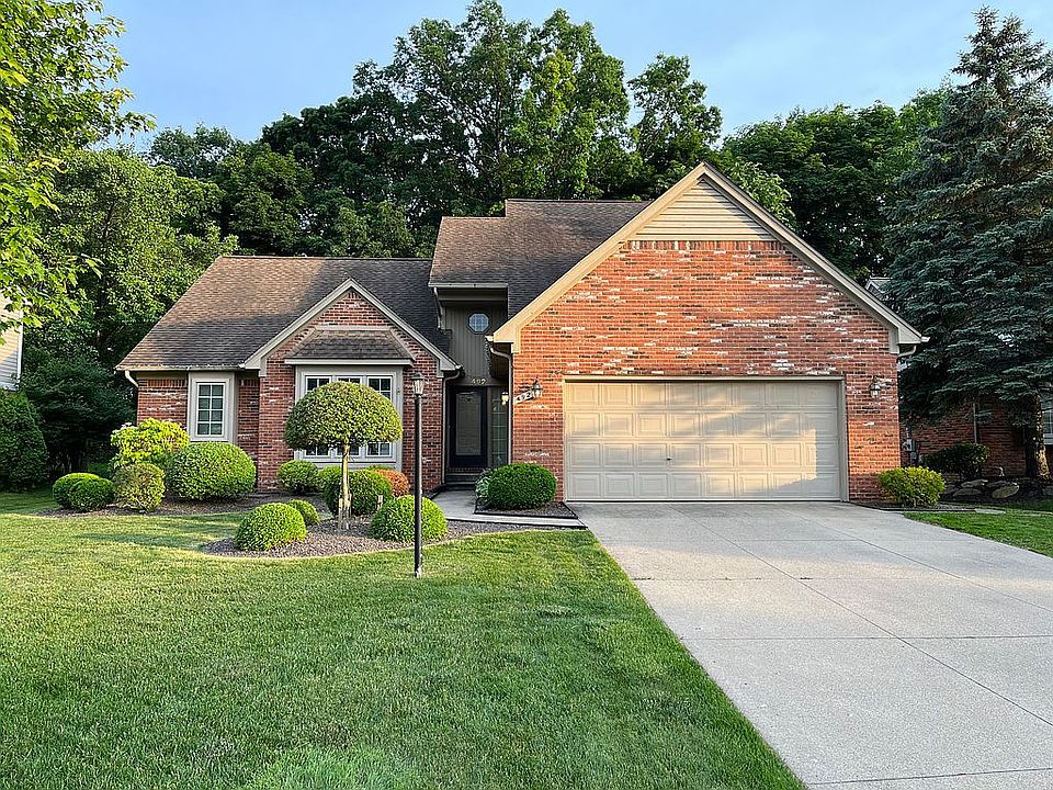 1st image of 492 Essex Dr