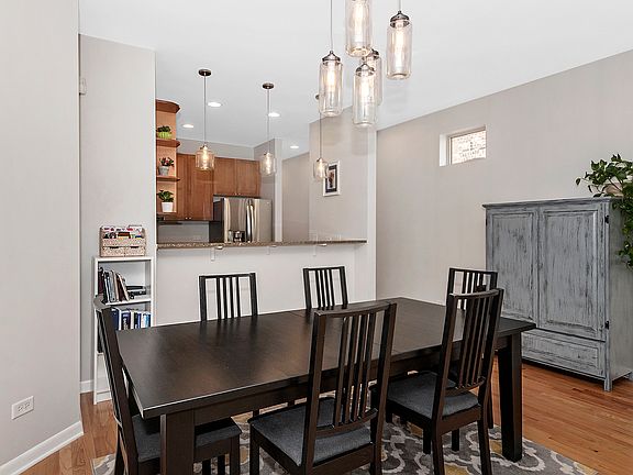 4th image of 3848 W Wrightwood Ave #1