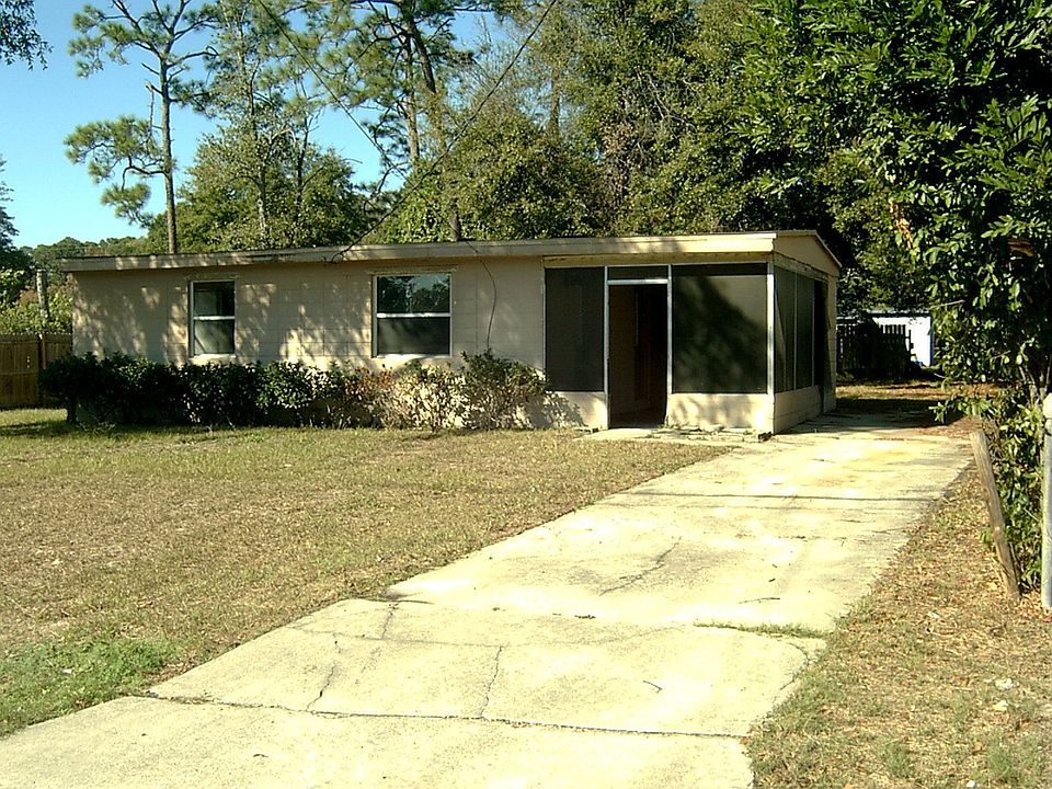 2nd image of 10444 Pinehurst Dr