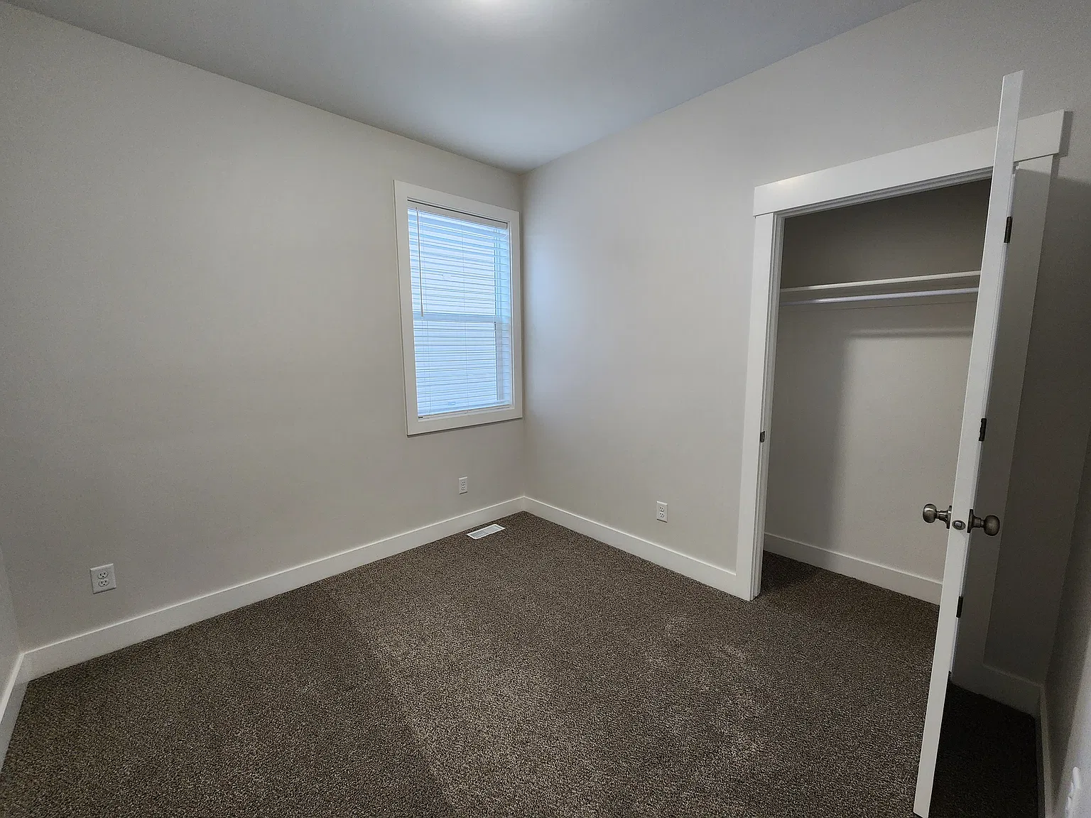 3 bed, 2.0 bath, 1442 sqft, $1,850 — Photo 4