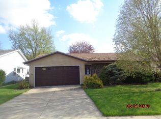 500 Apple St, Dixon, IL 61021