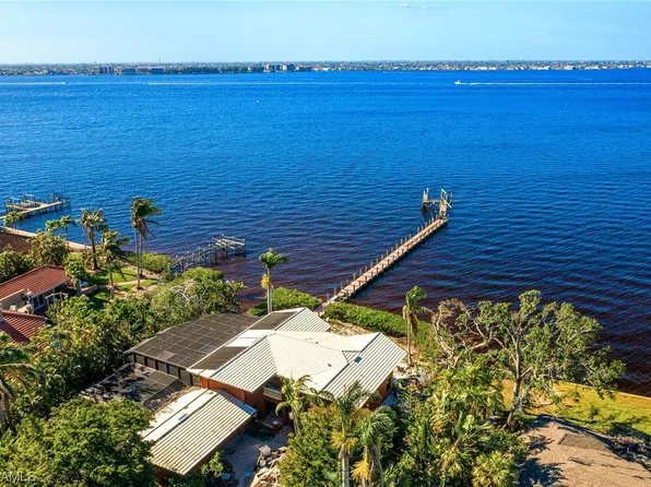 5597 Sundown Harbor Ct, Fort Myers, FL 33919