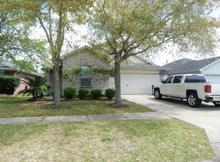 411 Brightfield Ln, Dickinson, TX 77539