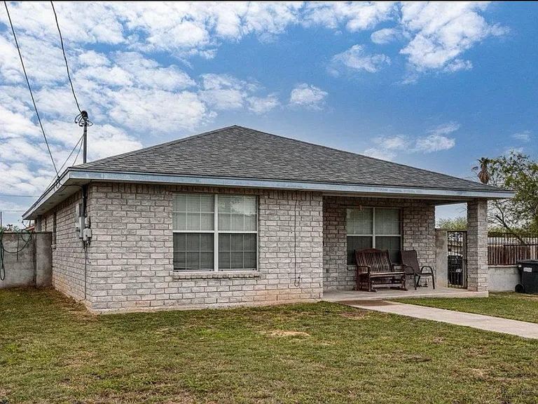 117 Mercedez Dr — Photo 2