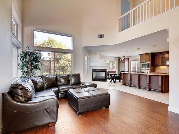 3rd image of 29721 Nandina Dr