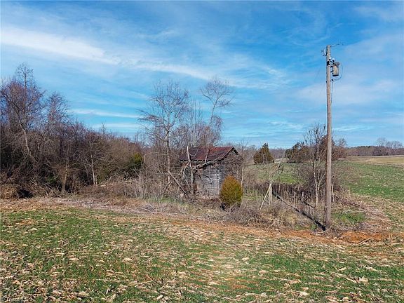 5th image of 3 Dobbins Mill Rd