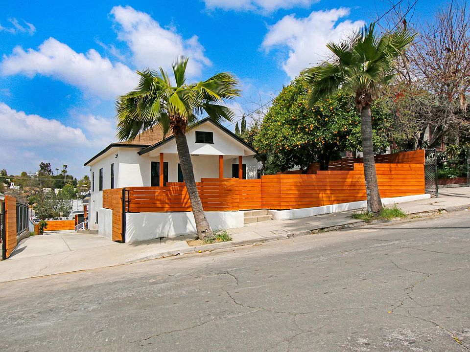 1st image of 1427 Lakeshore Avelos