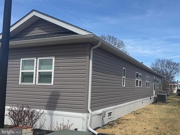 2nd image of 42 Lantern Ln #11681