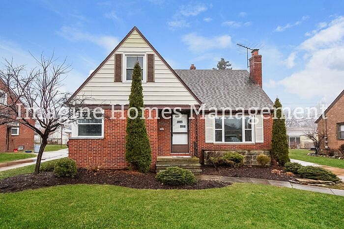 1st image of 2744 Forestview Ave