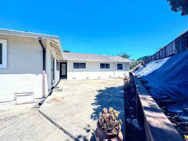 11 Christian Ct — Photo 23