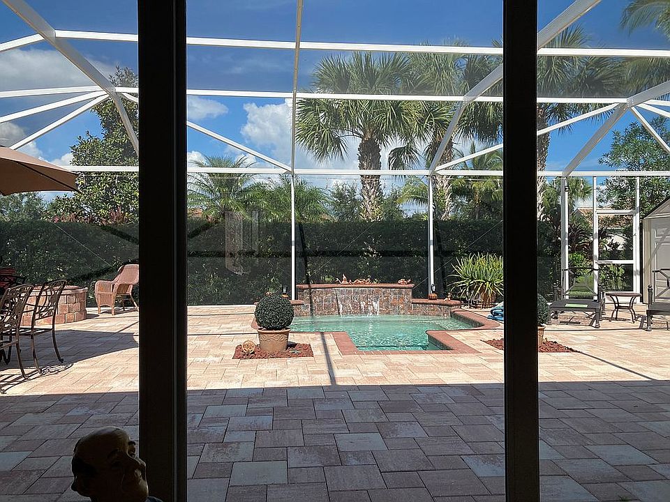 Oversized lanai