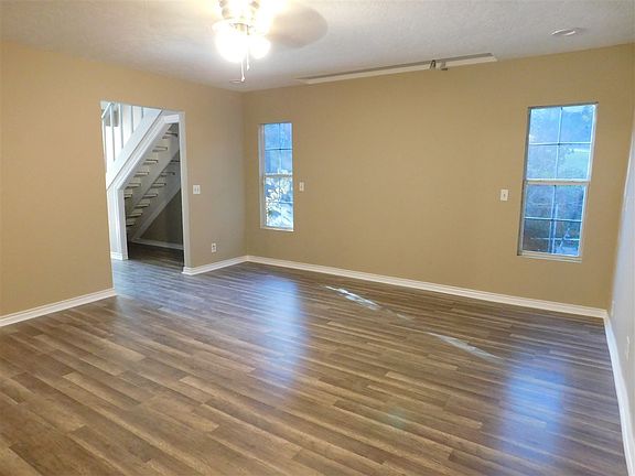 2nd image of 607 Wood St