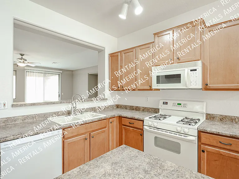 19407 E Canary Way — Photo 9