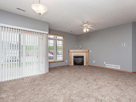3rd image of 1655 34th Ave SW Unit 5