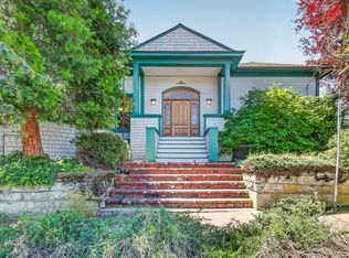 19 Gresham St, Ashland, OR 97520