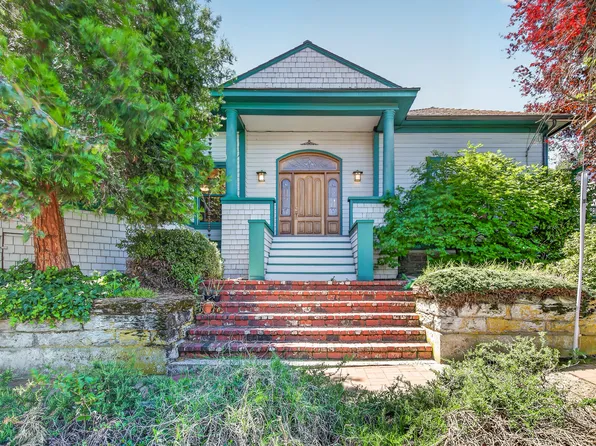 19 Gresham St, Ashland, OR 97520