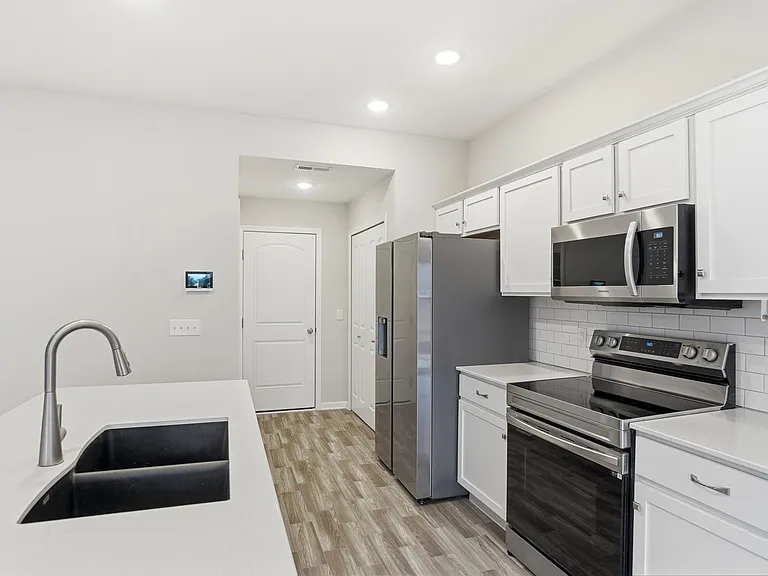 3597 Canal Square Dr — Photo 11