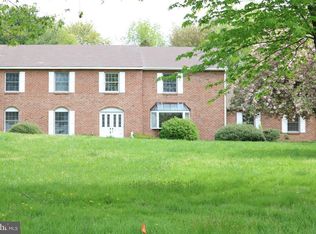 11 Cortland Shire Dr, Moorestown, NJ 08057