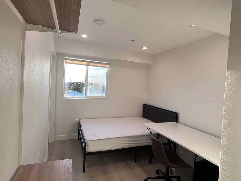 1224 W 37th Pl — Photo 86