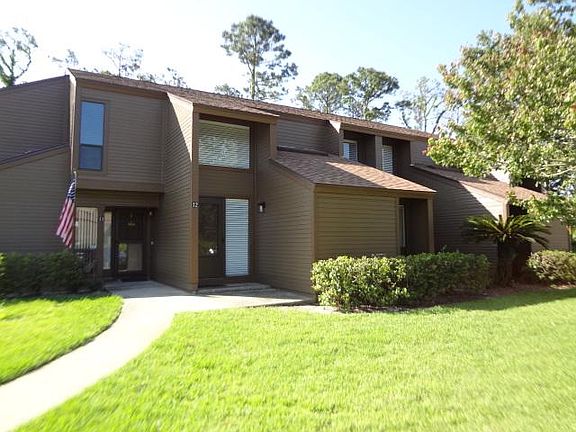 2nd image of 12 Hembury Ln #12