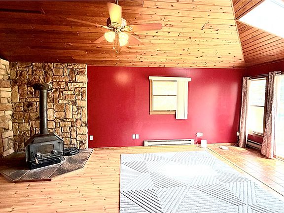 3rd image of 312 Berg Rd