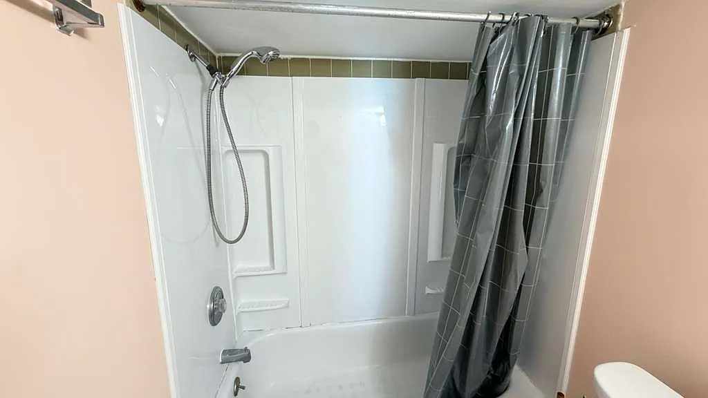 1 bed, 750 sqft, $1,300 — Photo 3