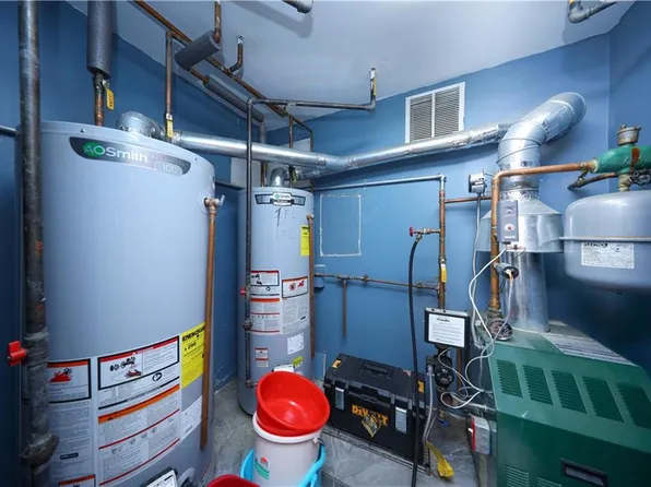 2154 East 23rd Street image 21 of 29