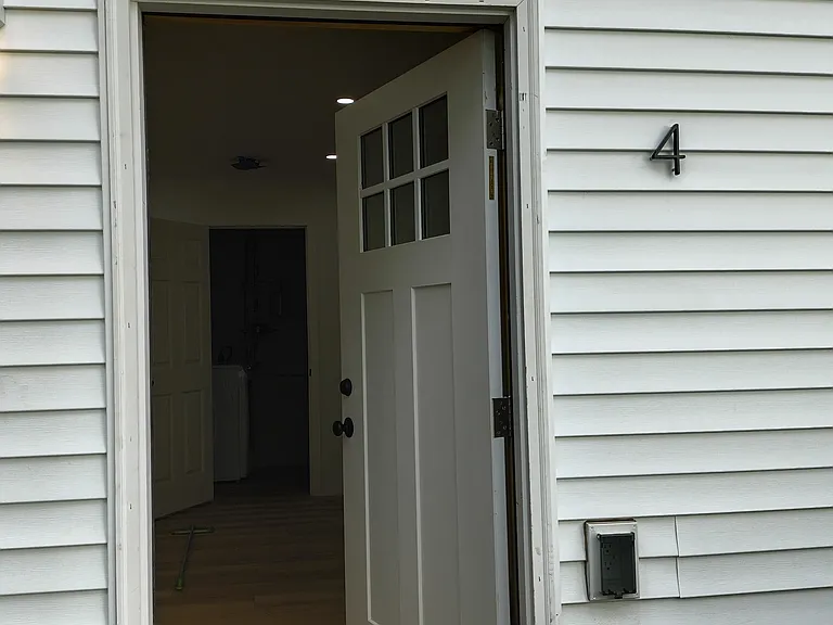 4 Highland Ave — Photo 1