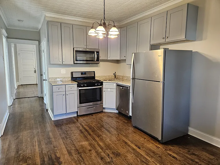 827 W 33rd Pl #1RB — Photo 2
