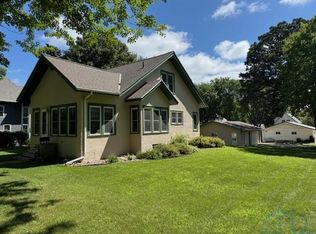 610 S Carroll St, Rock Rapids, IA 51246