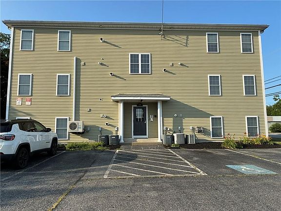 2nd image of 483 N Broadway St #3B