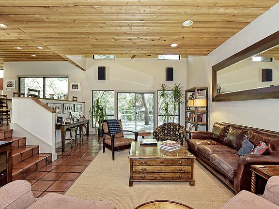 5th image of 805 Rock Creek Dr
