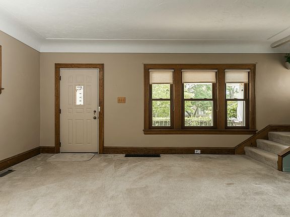 5th image of 1659 Roosevelt Ave