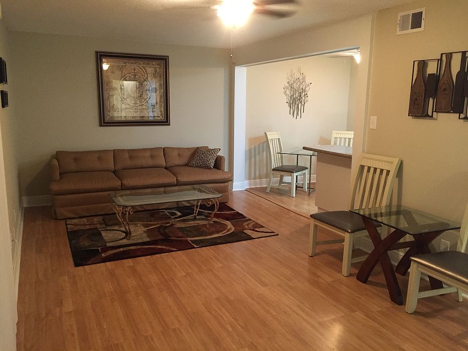 Living/Dining area