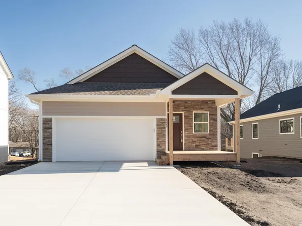 1228 Walnut St, Eudora, KS 66025