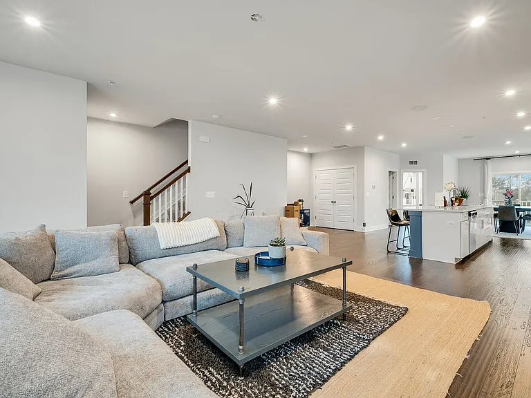 2741 Acadia Dr #B — Photo 6