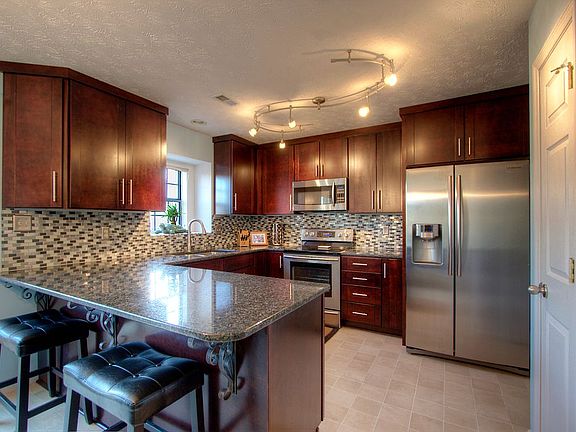 3rd image of 8820 Quails Bend Ln