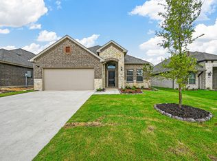 353 Saltmeadow Ln, Red Oak, TX 75154