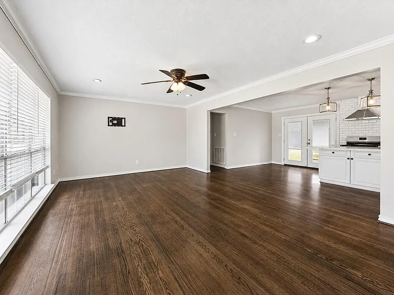 4509 Libbey Ln — Photo 2