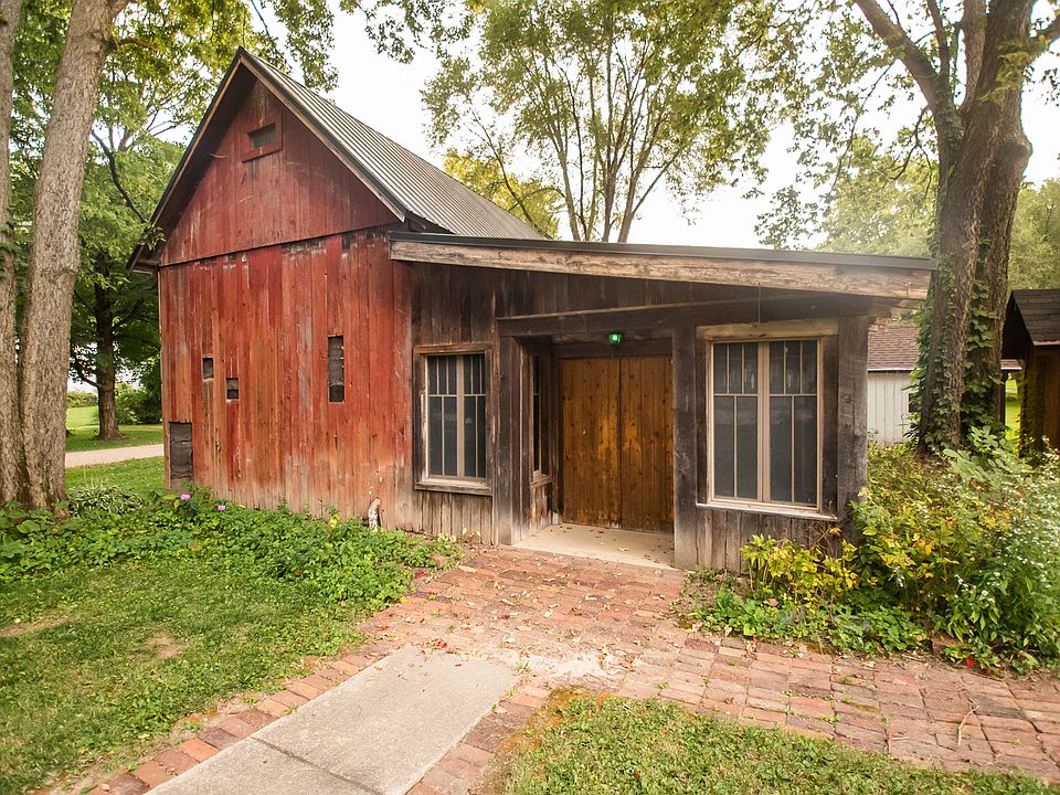 3772 Illinois St, Dixon, IL 61021 Zillow