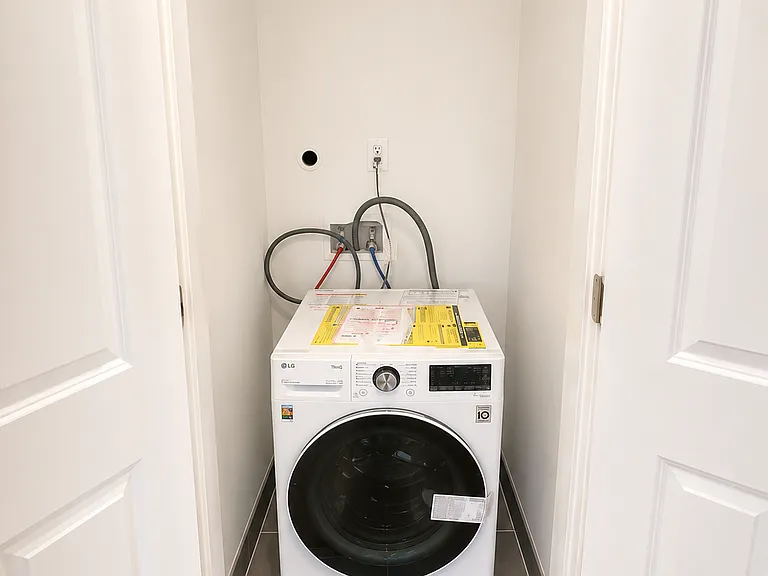 781 Fountain Ave #2B — Photo 9