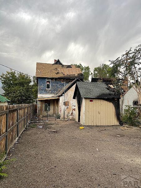 2nd image of 903 E 2nd St