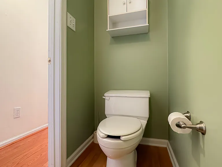 519 W 20th St #302 — Photo 30