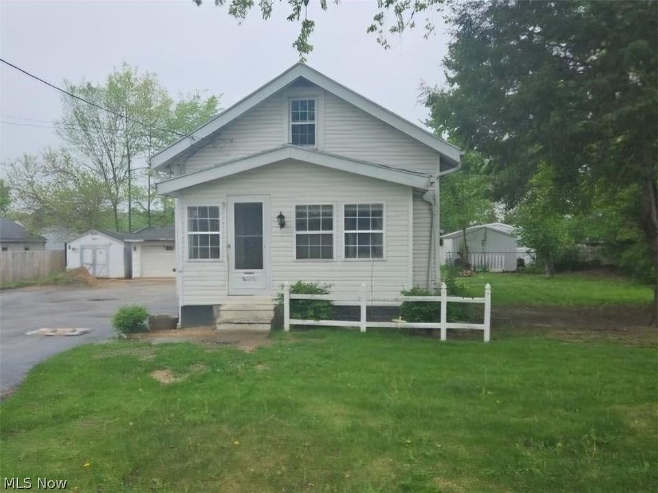 1st image of 463 Grandview Ave
