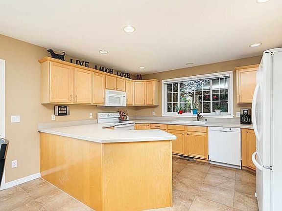 3rd image of 2203 38th St W