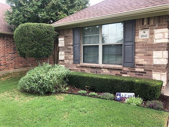 3rd image of 1041 Saint Andrews Dr