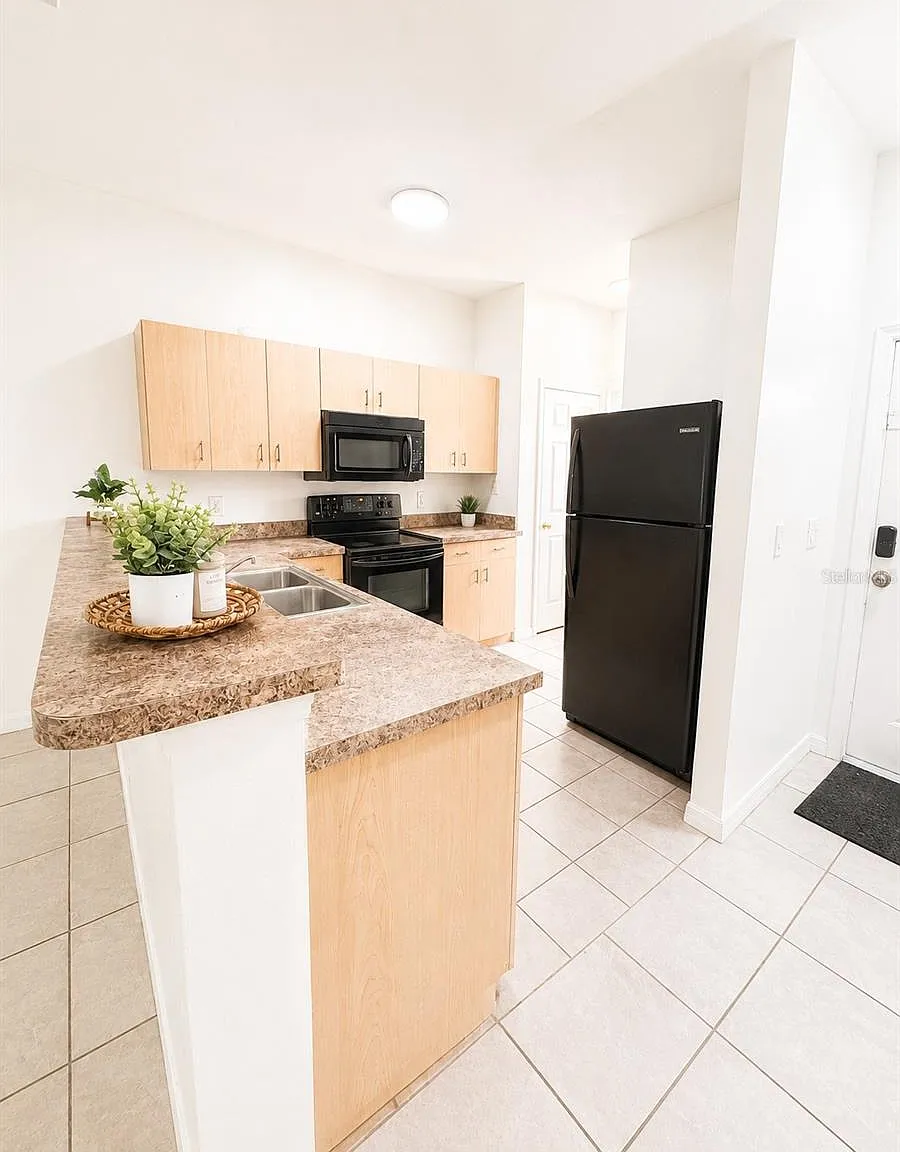 2 bed, 1218 sqft, $1,600 — Photo 3