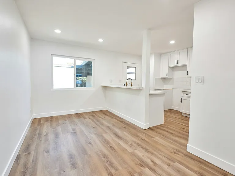 232 W 3rd St #232 — Photo 6